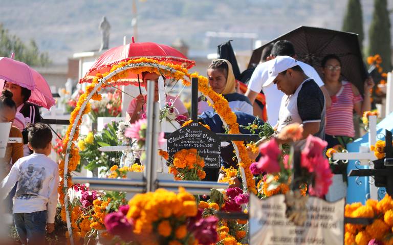 En Día de Muertos, los panteones cobran vida - El Sol de Hidalgo | Noticias  Locales, Policiacas, sobre México, Hidalgo y el Mundo