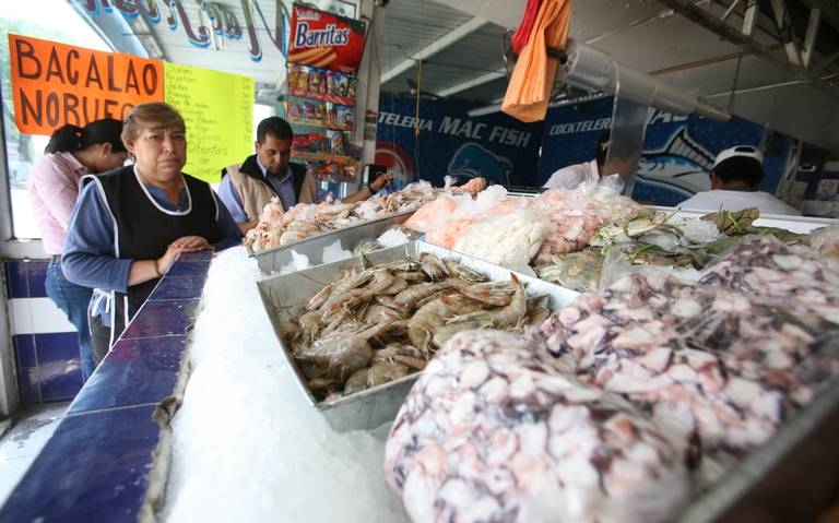 Largas filas para comprar pescados y mariscos - El Sol de Hidalgo |  Noticias Locales, Policiacas, sobre México, Hidalgo y el Mundo