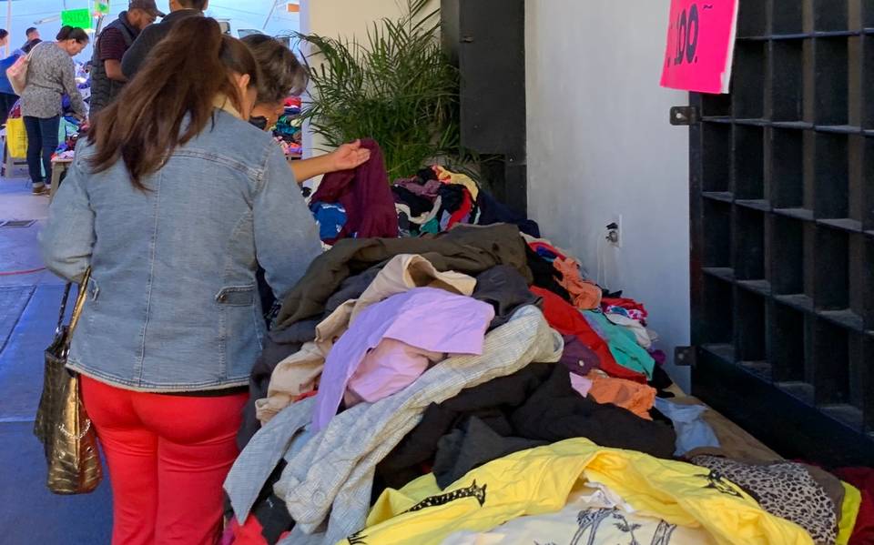 Siguen adquiriendo ropa de paca pese a posibles riesgos - El Sol de Hidalgo  | Noticias Locales, Policiacas, sobre México, Hidalgo y el Mundo